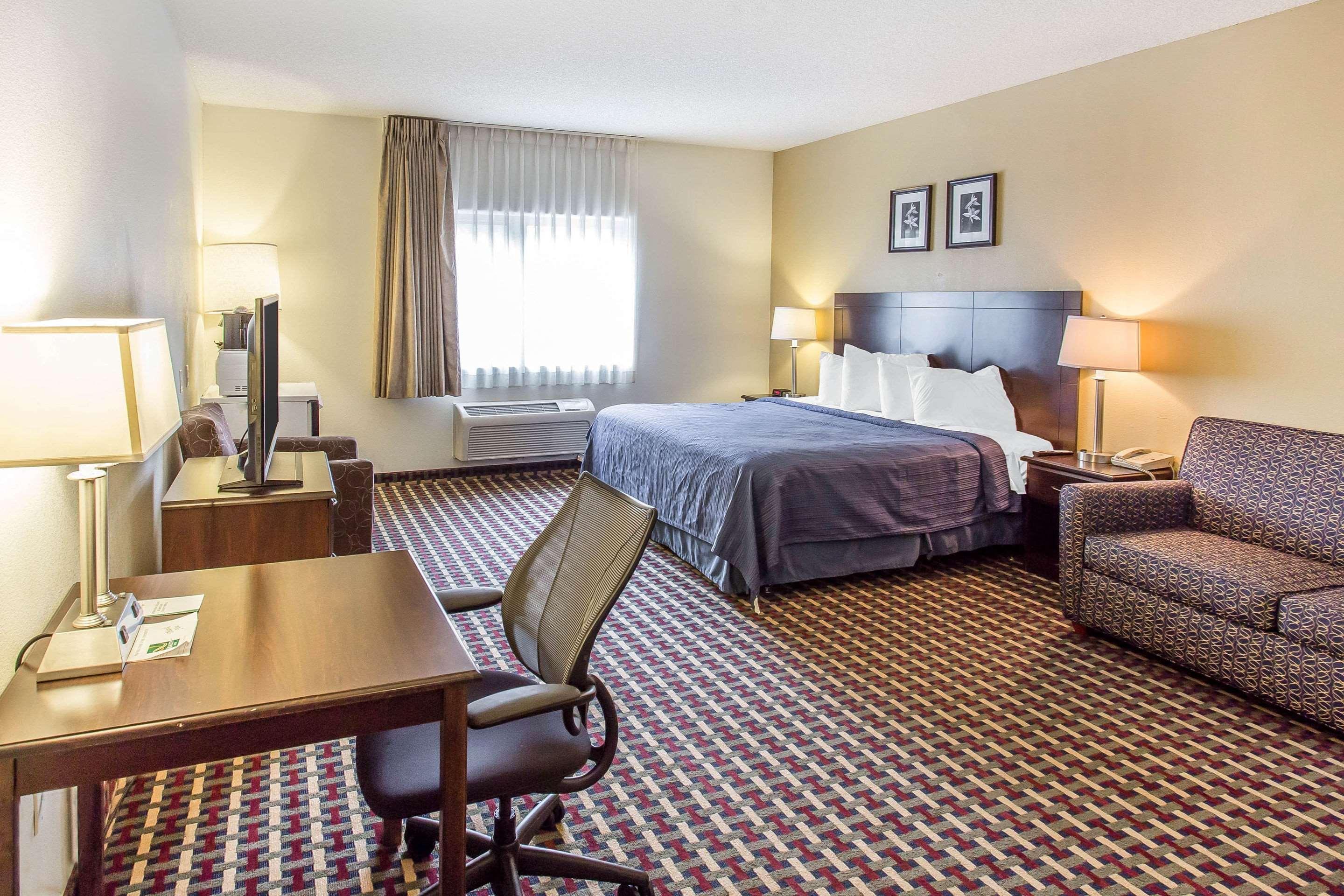 Quality Inn & Suites Lakewood - Denver Southwest Bagian luar foto