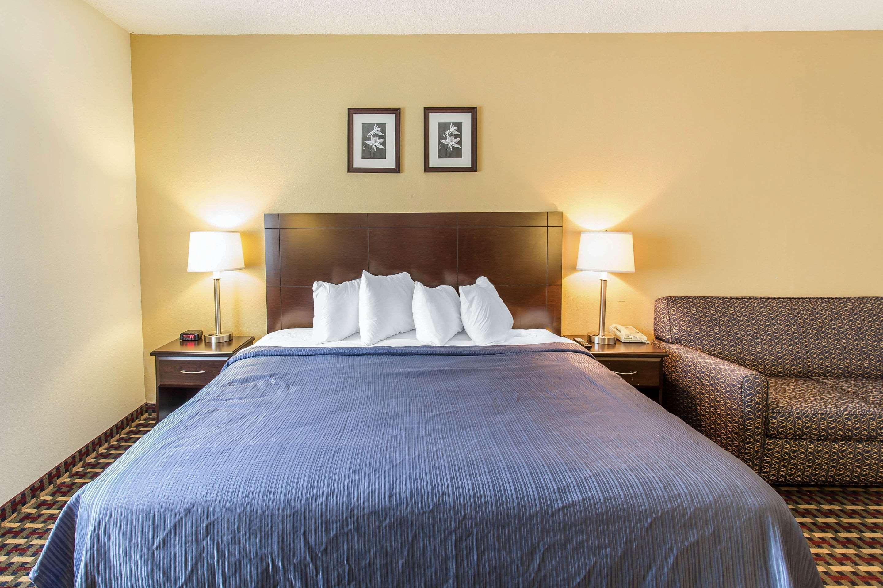 Quality Inn & Suites Lakewood - Denver Southwest Bagian luar foto