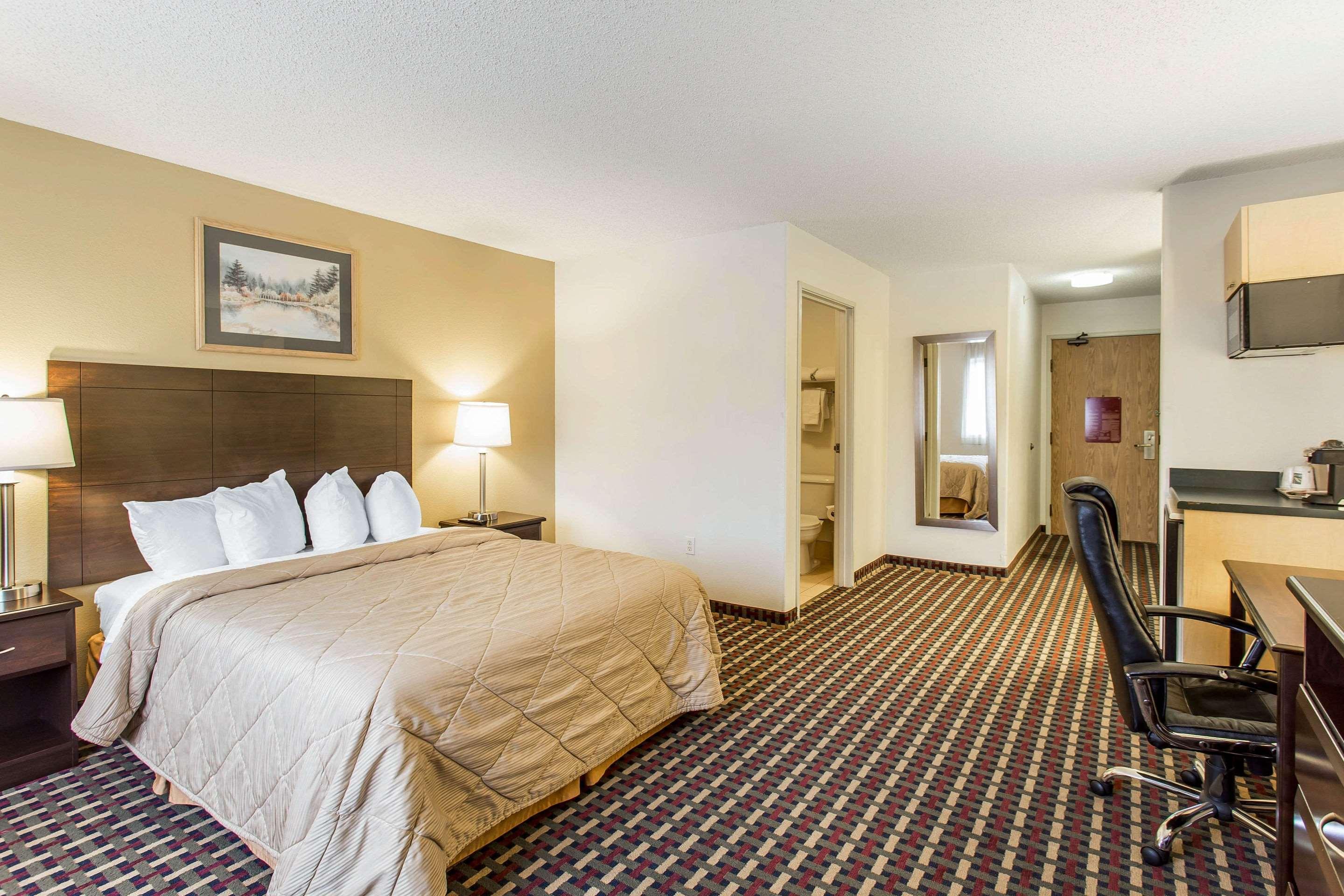 Quality Inn & Suites Lakewood - Denver Southwest Bagian luar foto