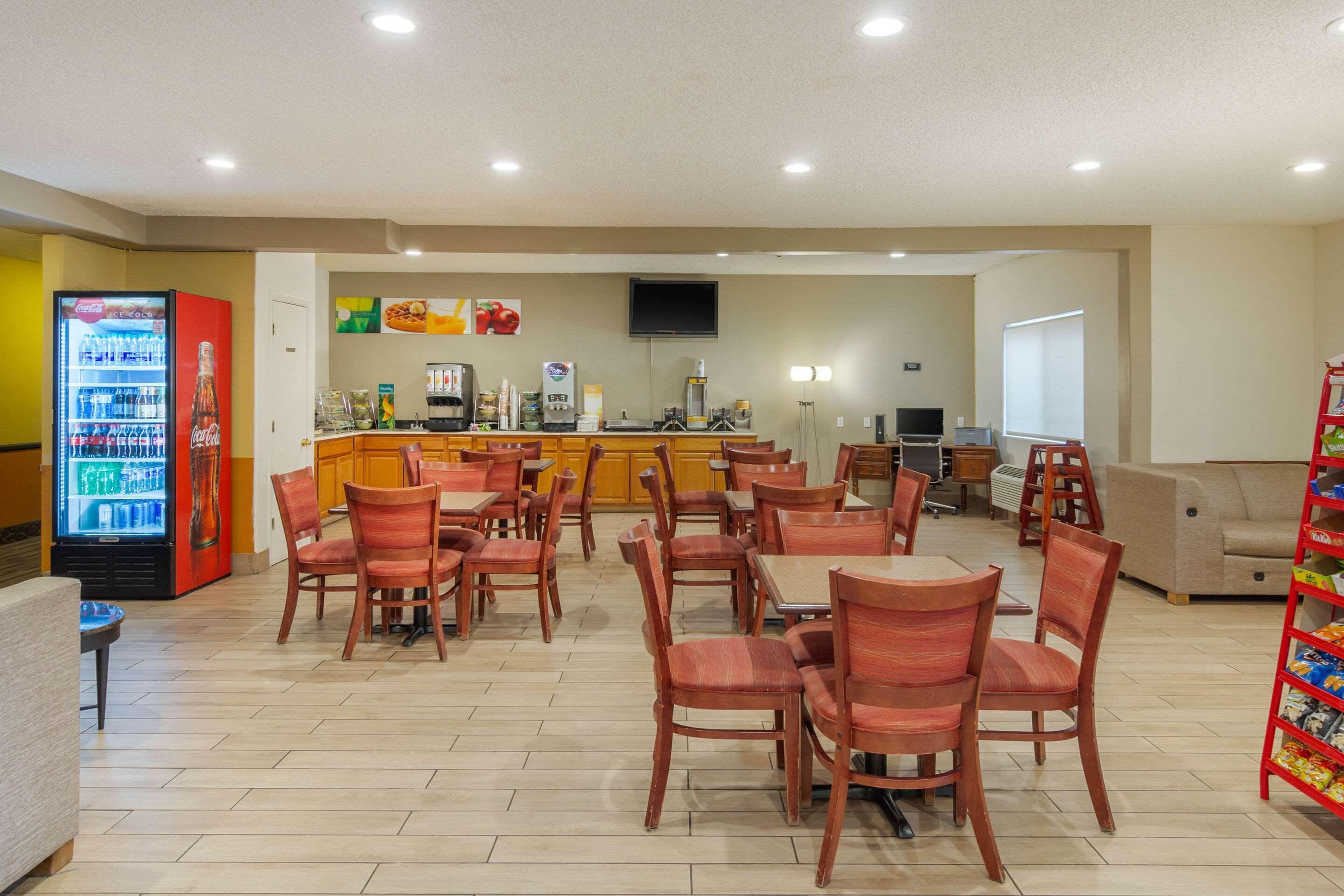 Quality Inn & Suites Lakewood - Denver Southwest Bagian luar foto