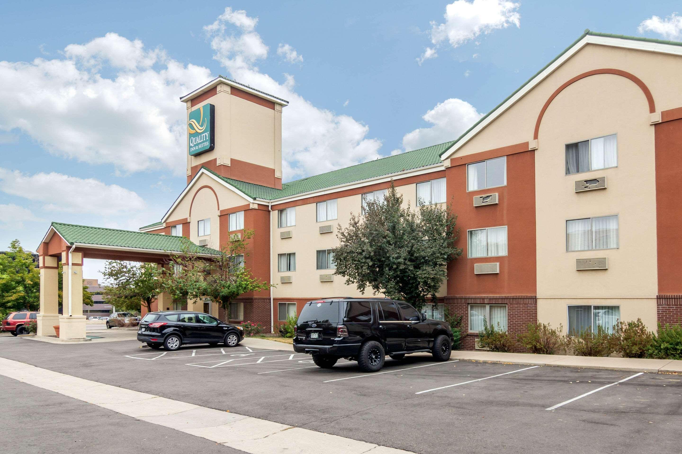 Quality Inn & Suites Lakewood - Denver Southwest Bagian luar foto