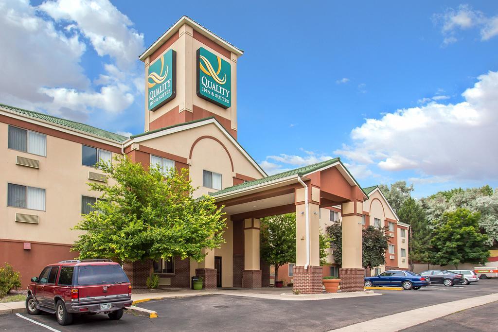 Quality Inn & Suites Lakewood - Denver Southwest Bagian luar foto