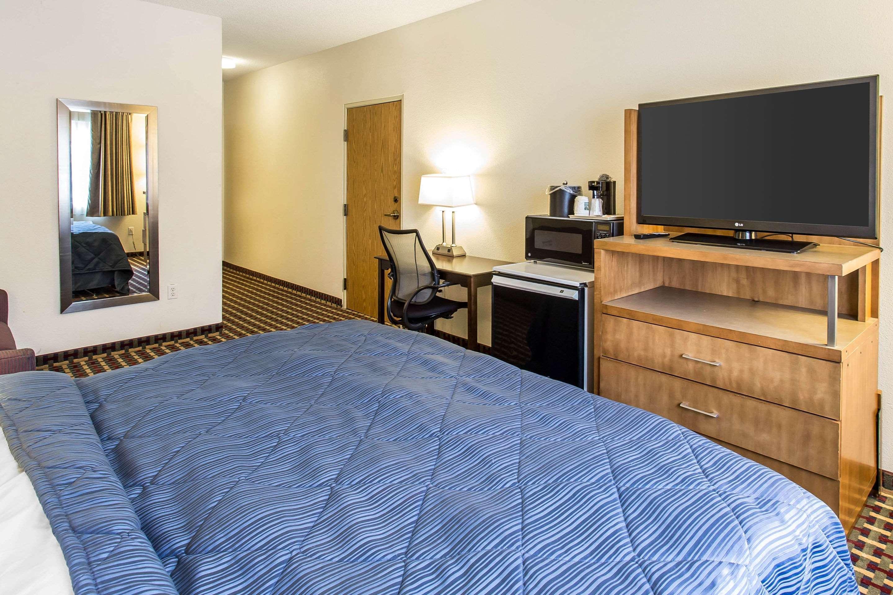 Quality Inn & Suites Lakewood - Denver Southwest Bagian luar foto