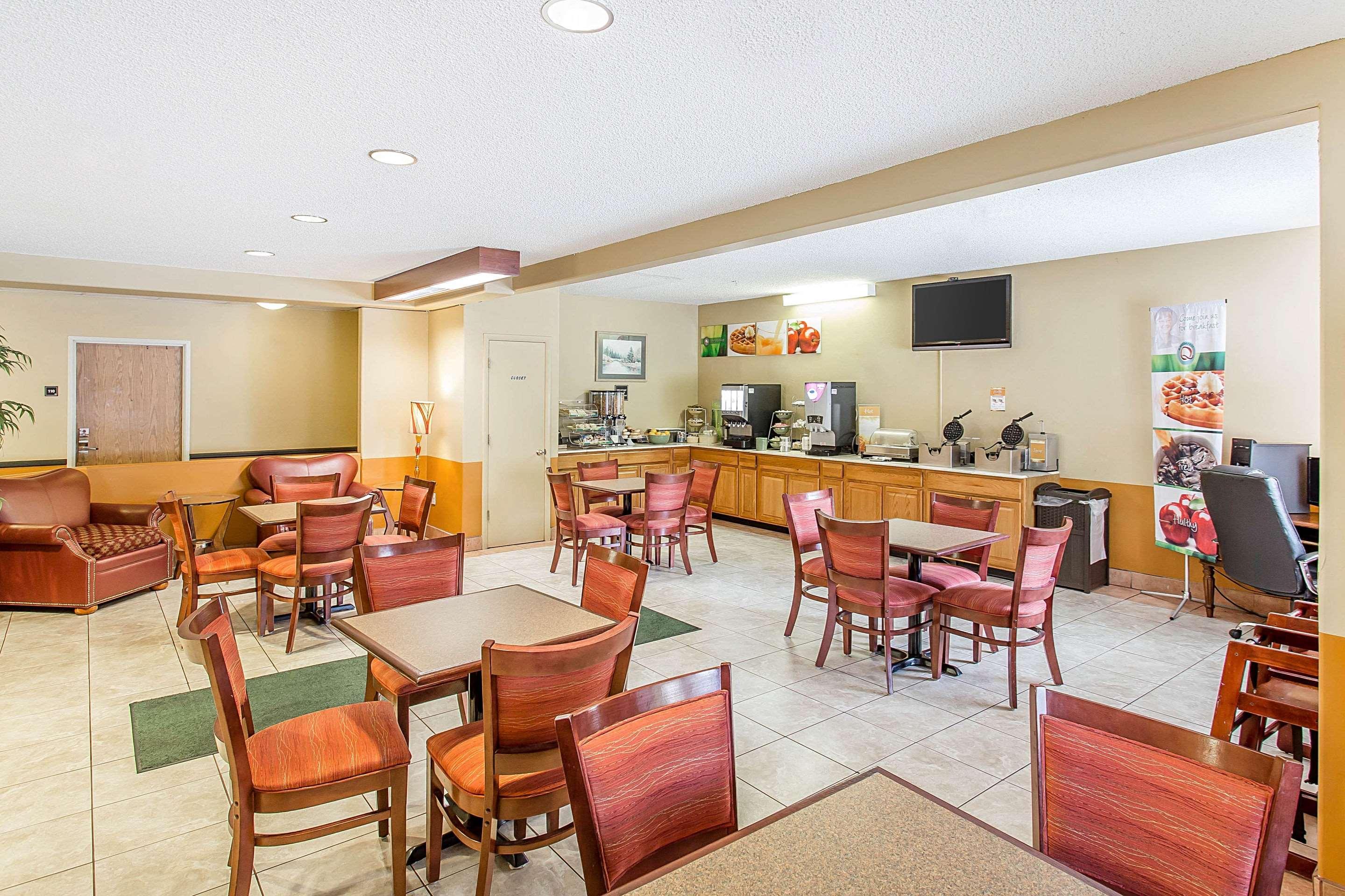 Quality Inn & Suites Lakewood - Denver Southwest Bagian luar foto