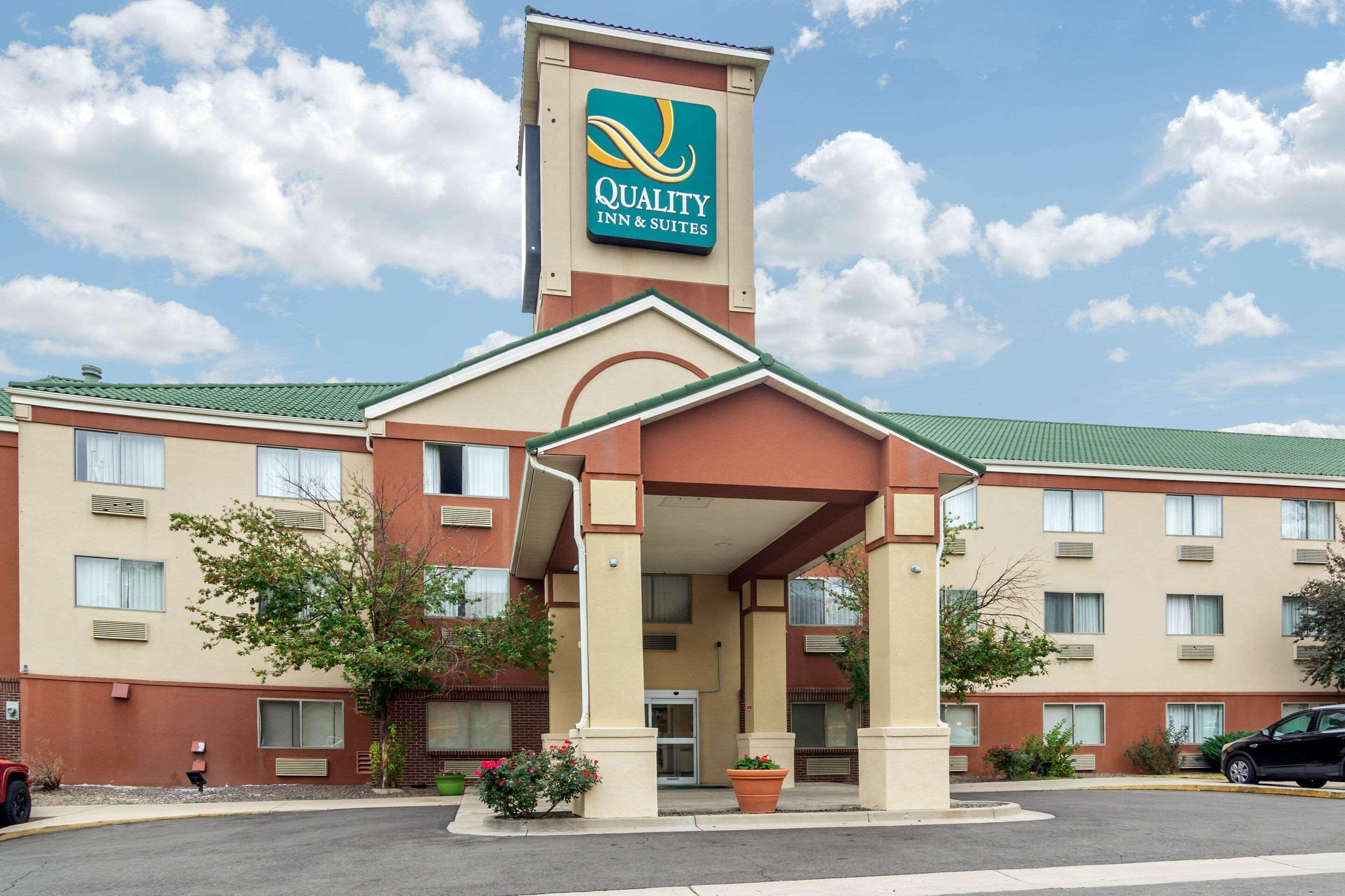 Quality Inn & Suites Lakewood - Denver Southwest Bagian luar foto