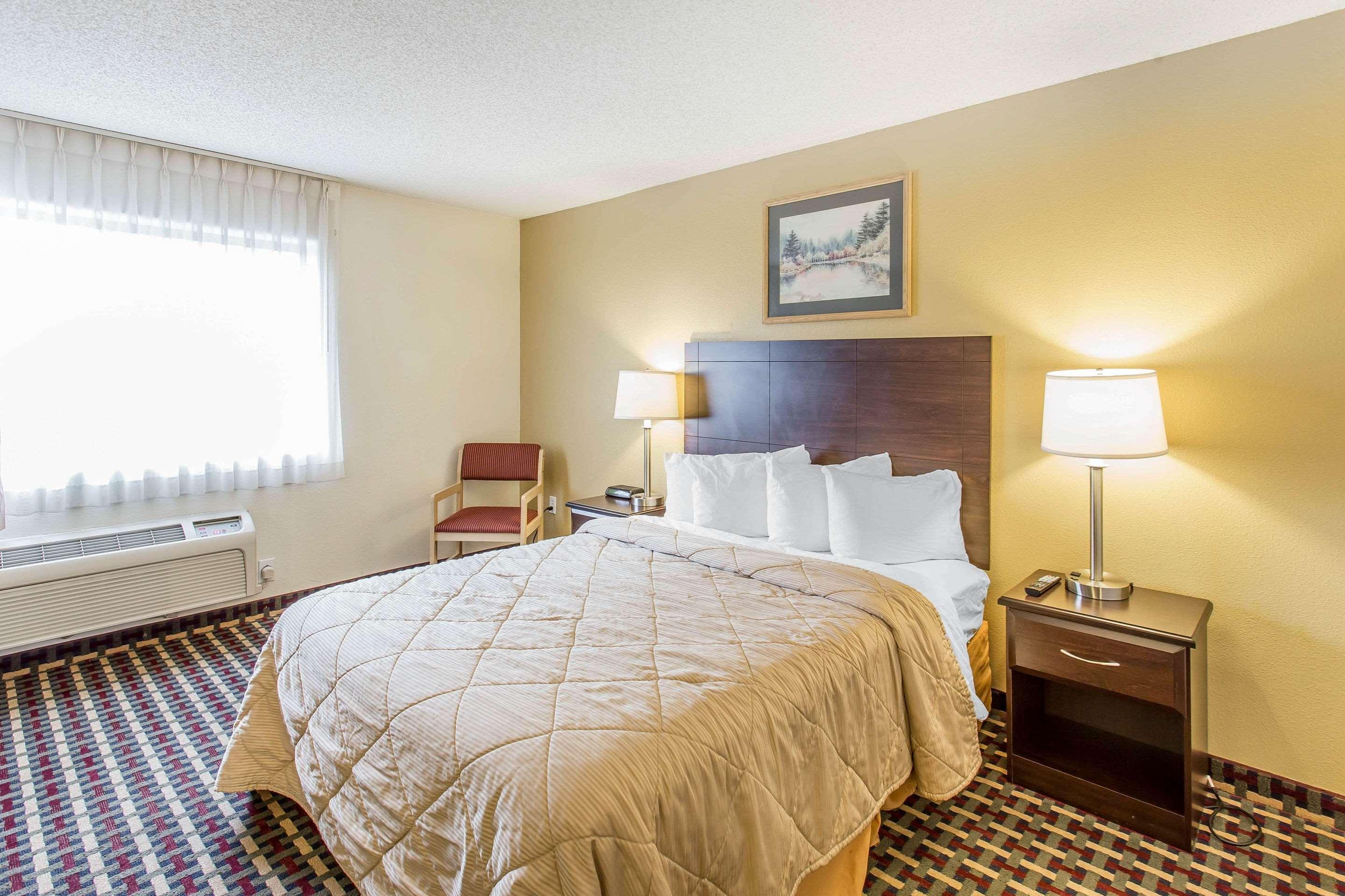 Quality Inn & Suites Lakewood - Denver Southwest Bagian luar foto