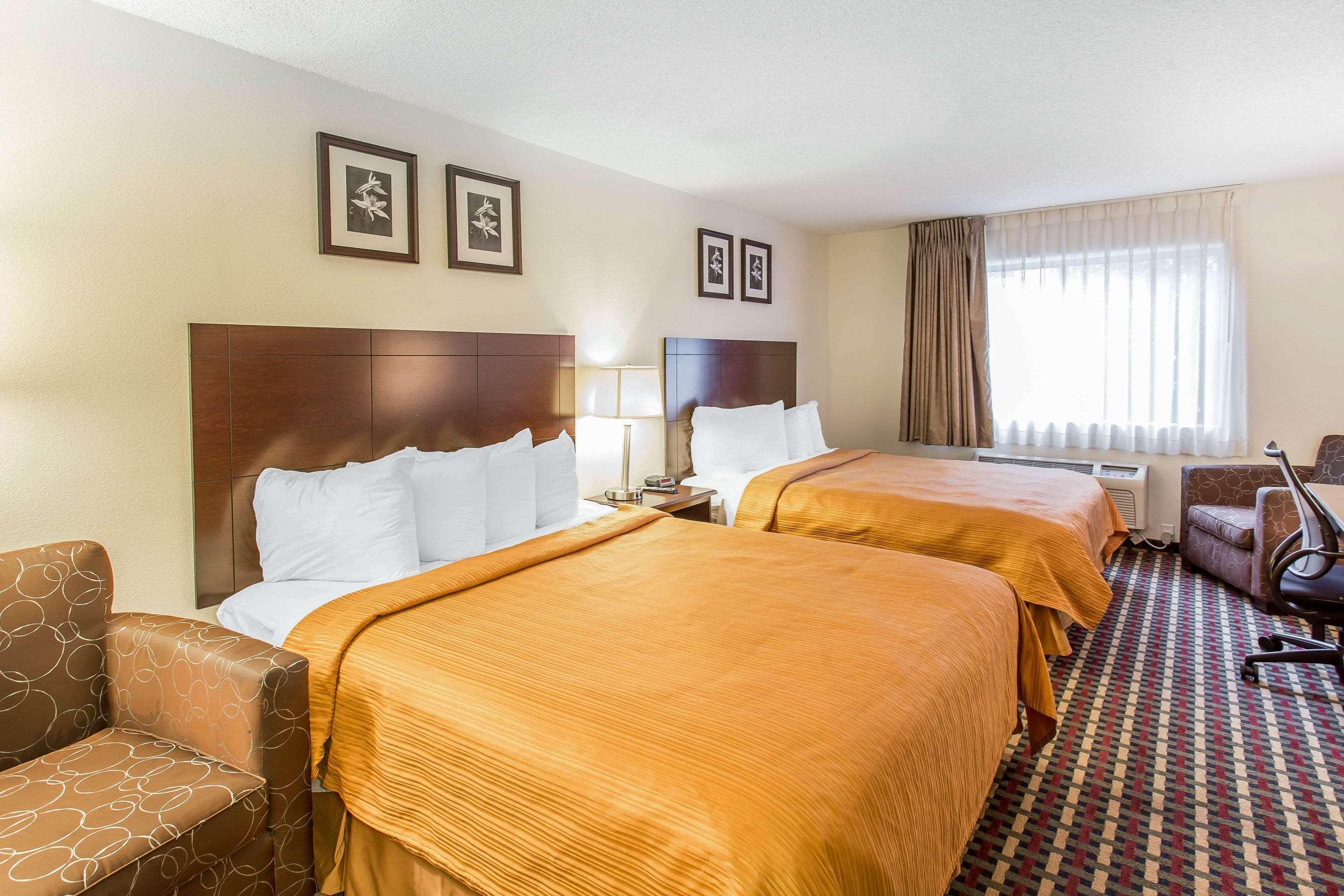 Quality Inn & Suites Lakewood - Denver Southwest Bagian luar foto