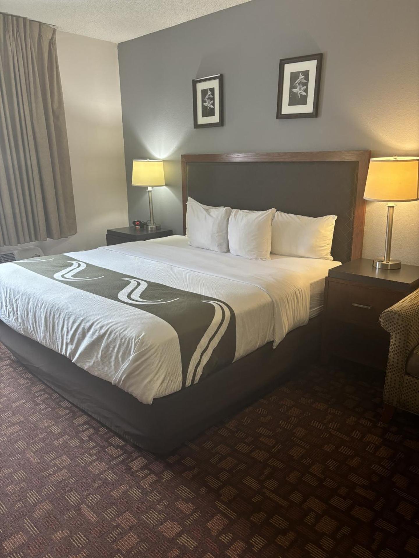 Quality Inn & Suites Lakewood - Denver Southwest Bagian luar foto