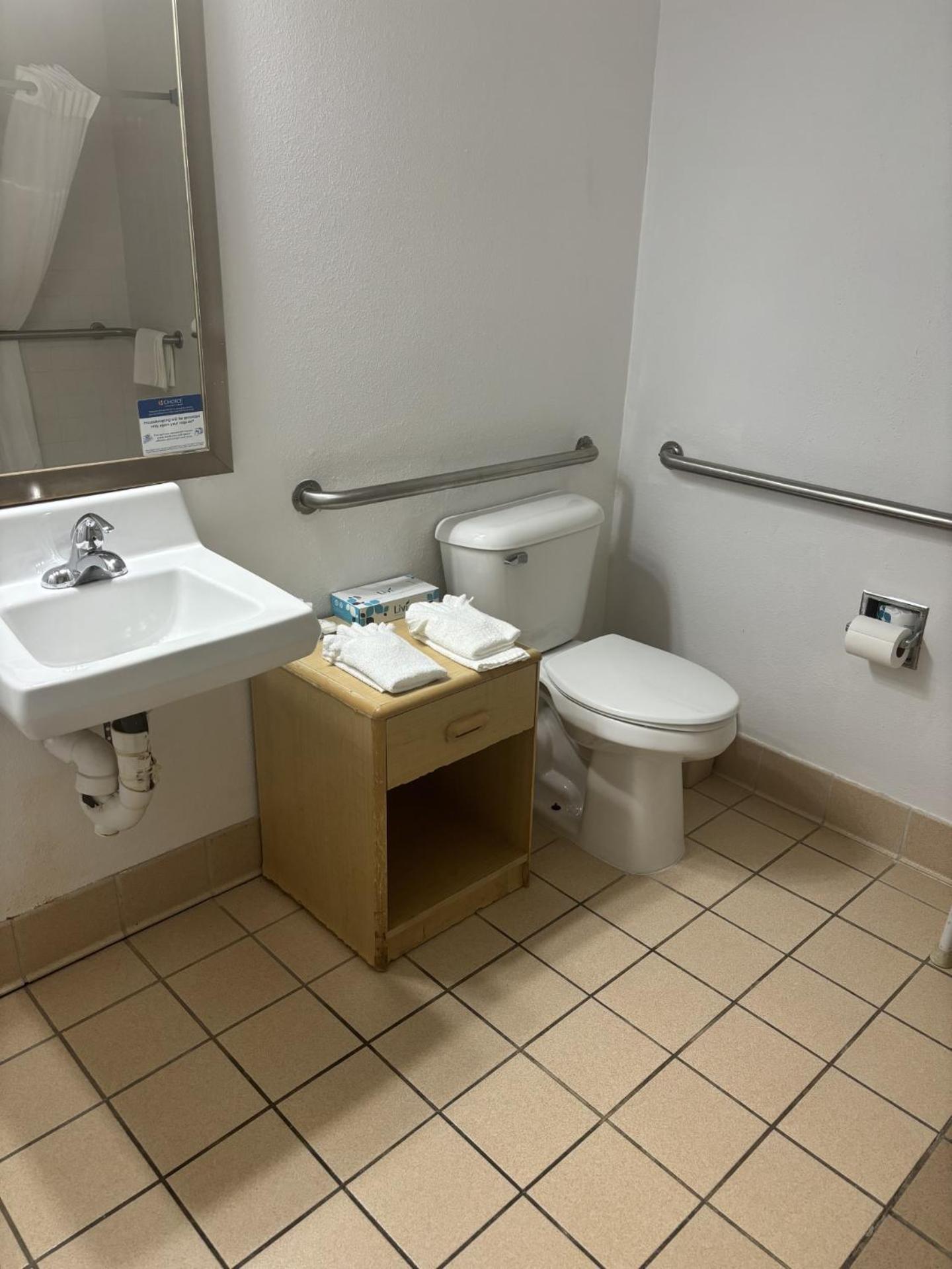 Quality Inn & Suites Lakewood - Denver Southwest Bagian luar foto