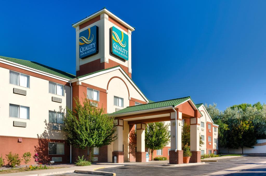 Quality Inn & Suites Lakewood - Denver Southwest Bagian luar foto