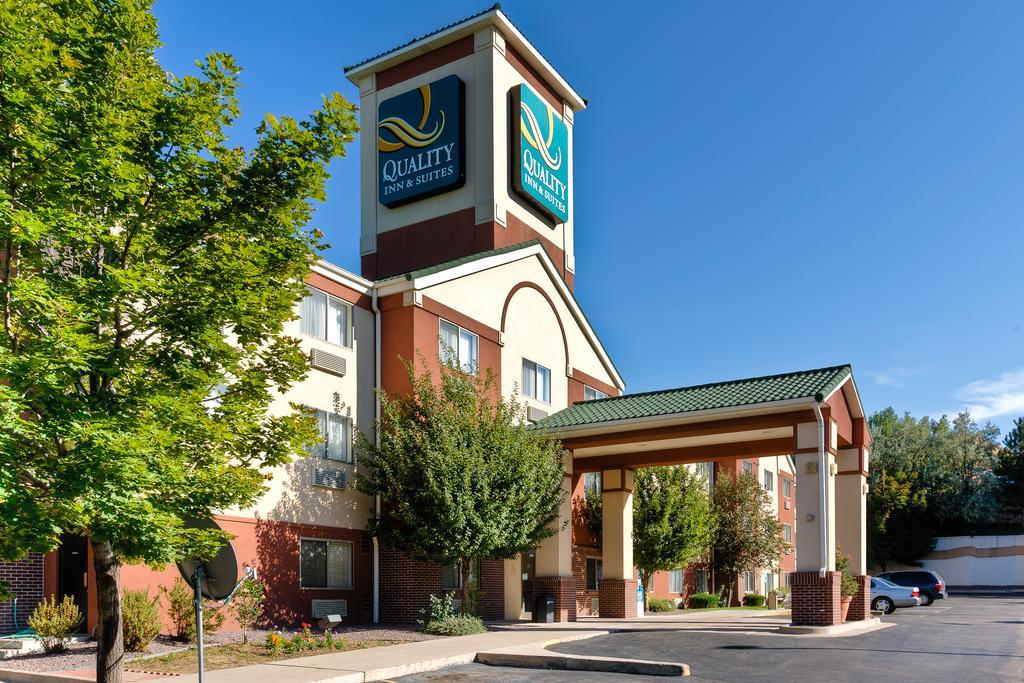 Quality Inn & Suites Lakewood - Denver Southwest Bagian luar foto